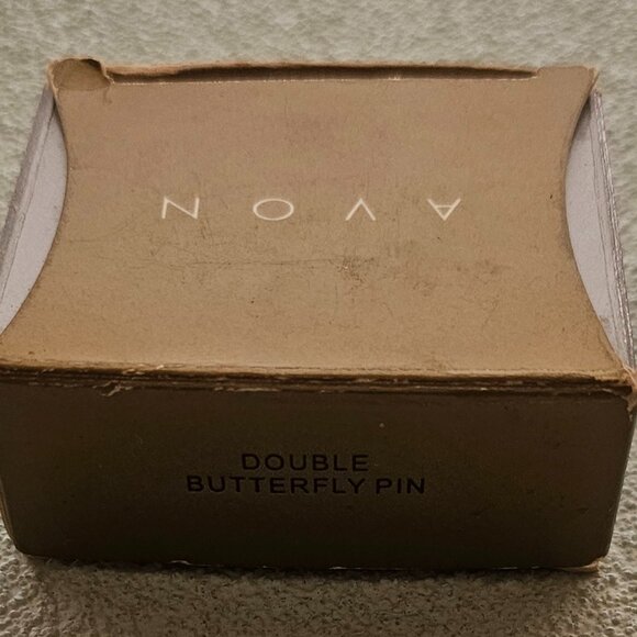 AVON Double Butterfly Pin - Silver tone Rhinestone Brooch - 1999 - Picture 4 of 4